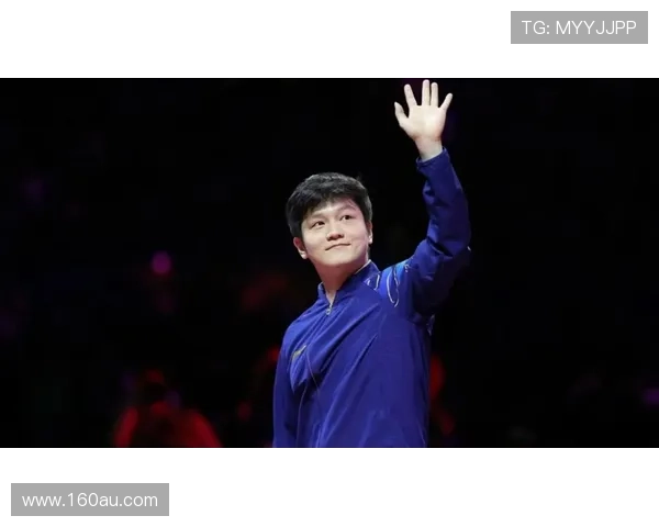 樊振东挥手告别球迷展现高情商 樊振东挥手告别球迷展现高情商